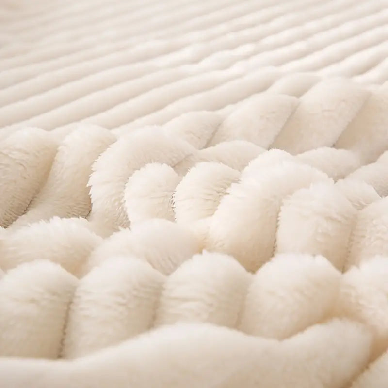 Quirky Hub Luxe Rabbit Fur Fitted Bedsheet – White | King Size 72x78