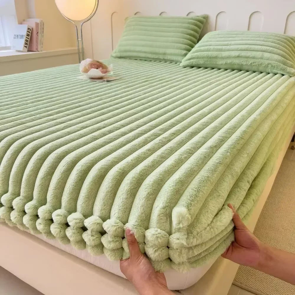 Quirky Hub Luxe Rabbit Fur Fitted Bedsheet – Olive Green | King Size 72x78
