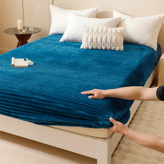 Quirky Hub Luxe Rabbit Fur Fitted Bedsheet – Peacock | King Size 72x78