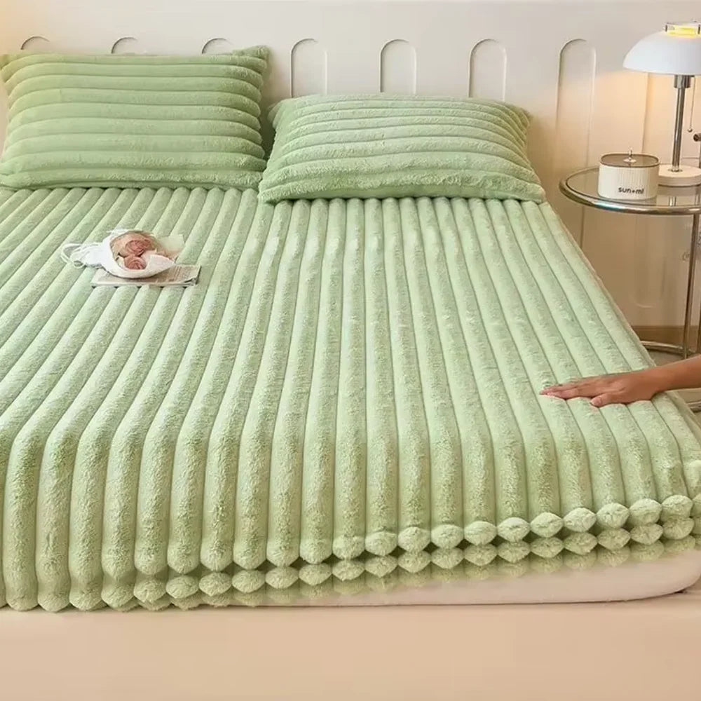 Quirky Hub Luxe Rabbit Fur Fitted Bedsheet – Olive Green | King Size 72x78