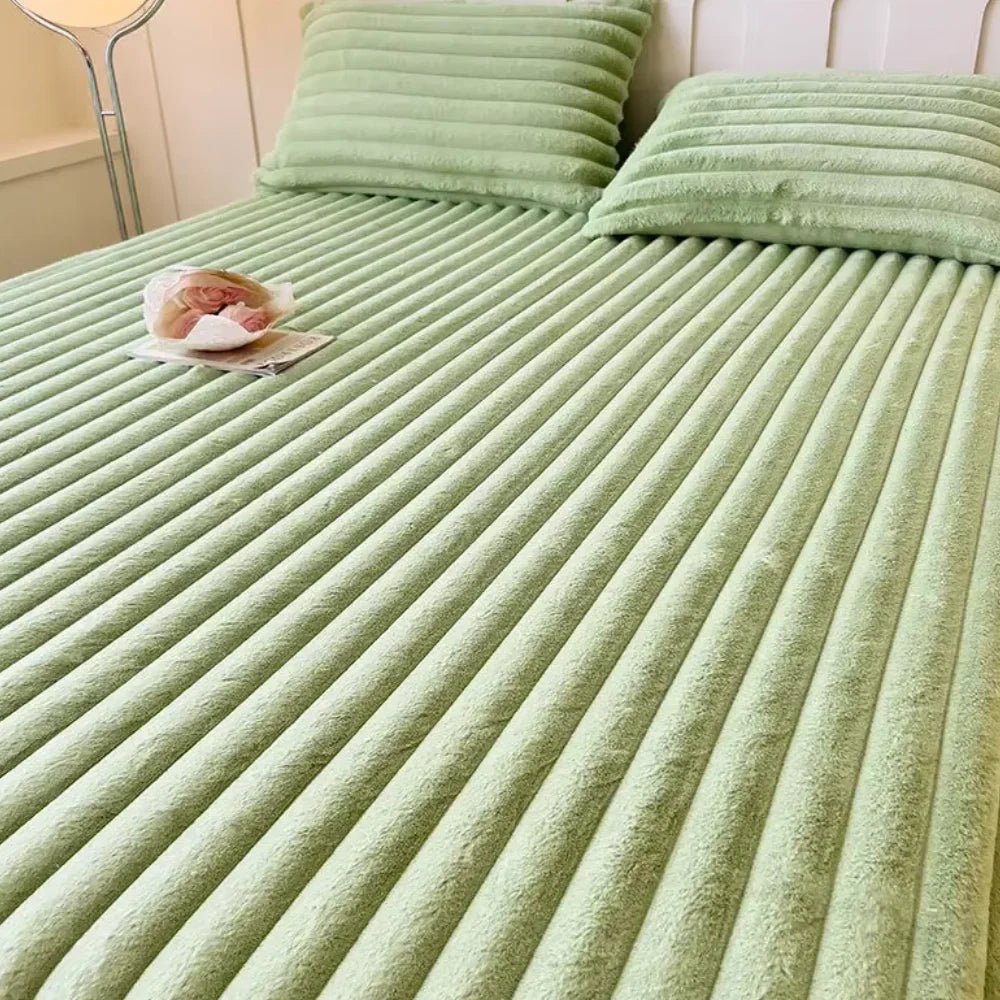 Quirky Hub Luxe Rabbit Fur Fitted Bedsheet – Olive Green | King Size 72x78