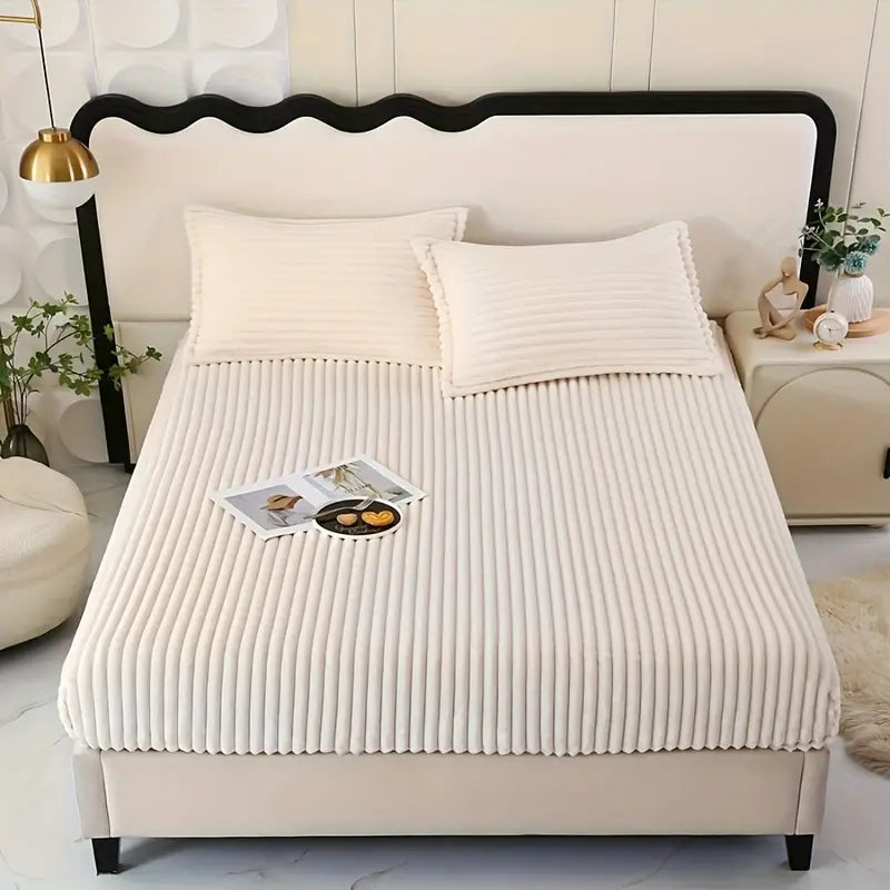 Quirky Hub Luxe Rabbit Fur Fitted Bedsheet – White | King Size 72x78
