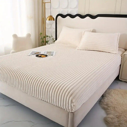 Quirky Hub Luxe Rabbit Fur Fitted Bedsheet – White | King Size 72x78