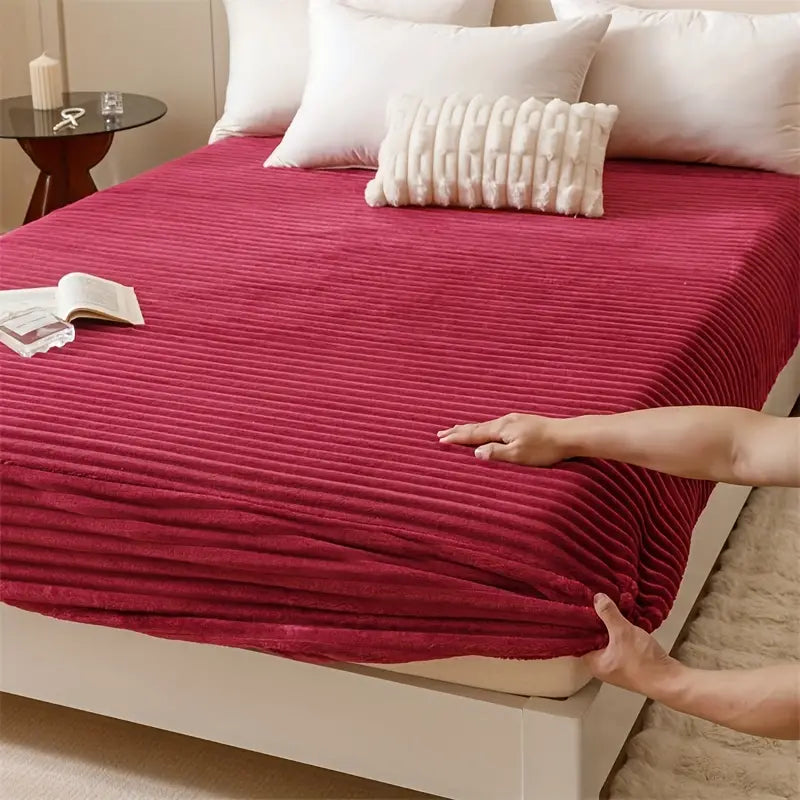 Quirky Hub Luxe Rabbit Fur Fitted Bedsheet – Maroon | King Size 72x78